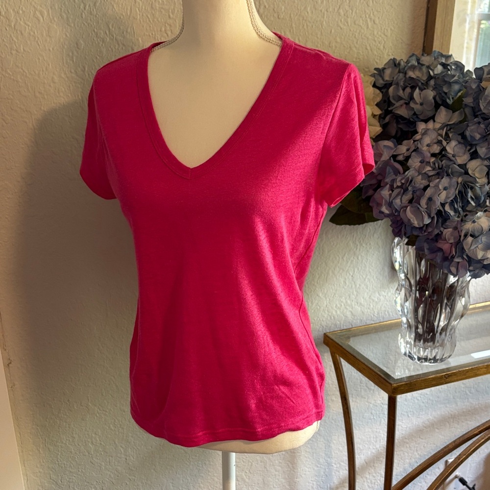 Banana Republic short sleeve T-shirt and fuchsia pink size XS